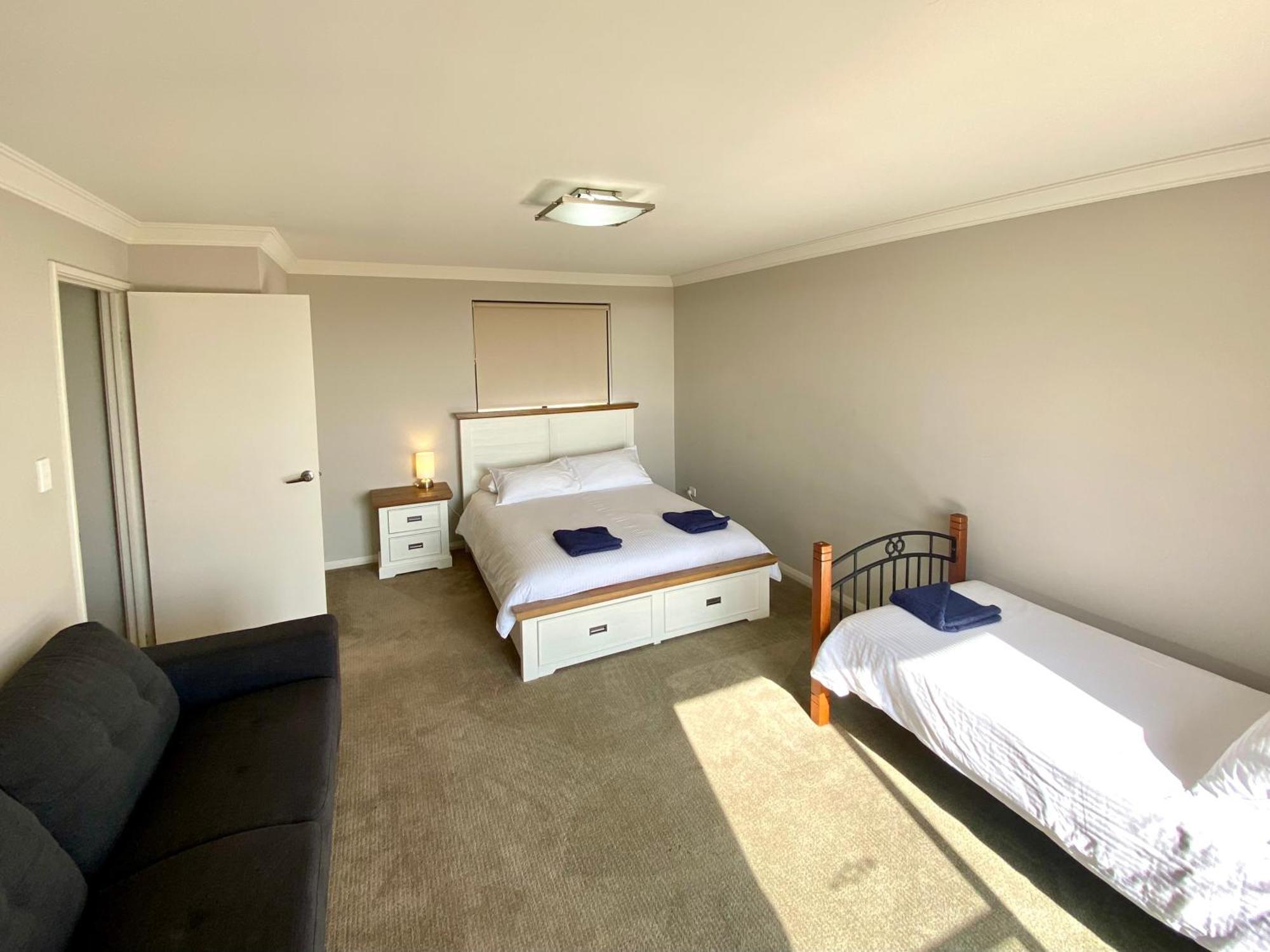 Port Denison Beach Resort Eksteriør billede